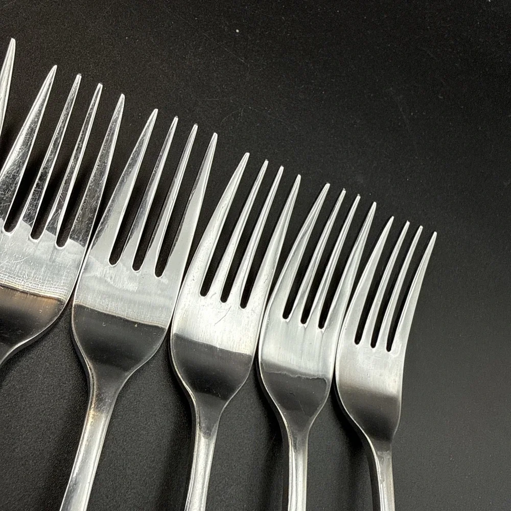 Oneida Icarus Stainless Flatware Dinner Forks Replacement Lot of 8